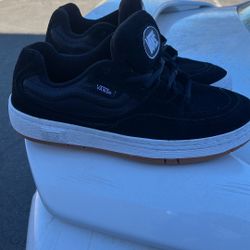 Kid Shoes Size 6 1/5 Vans For $30