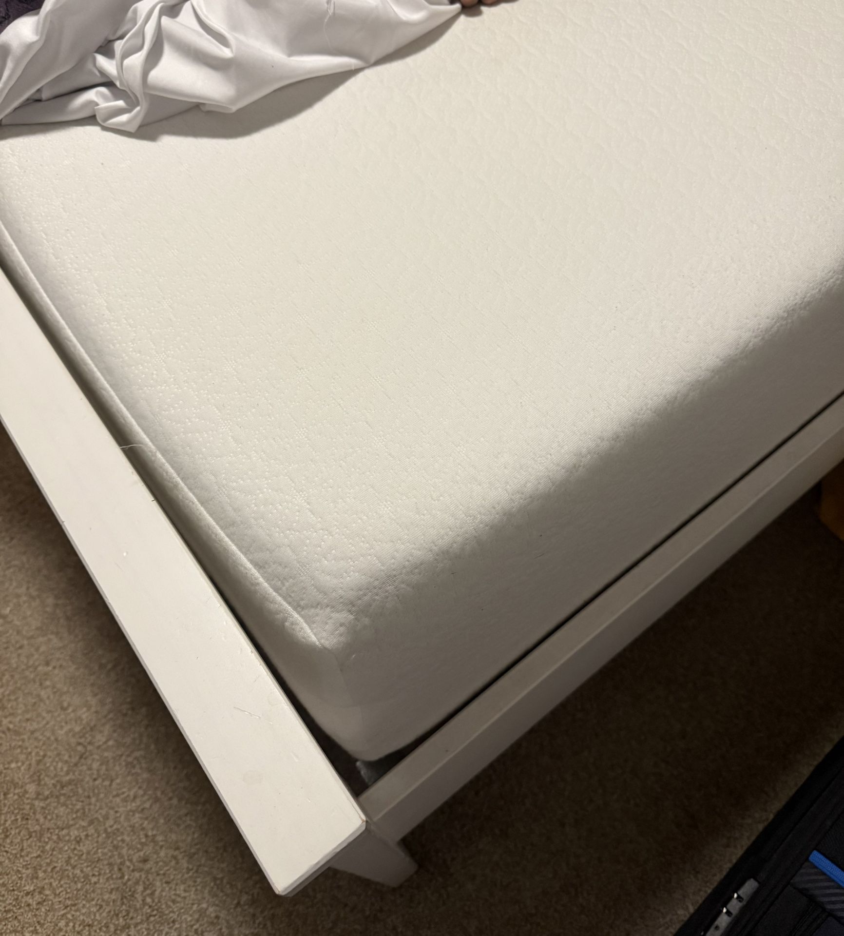 Zinus Green Tea Infused 12 Inch memory foam mattress
