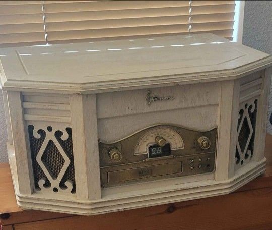 Vintage Radio/ Cd Player