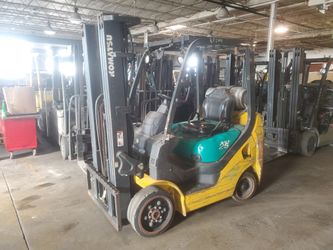 2006 Komatsu FG25ST-16