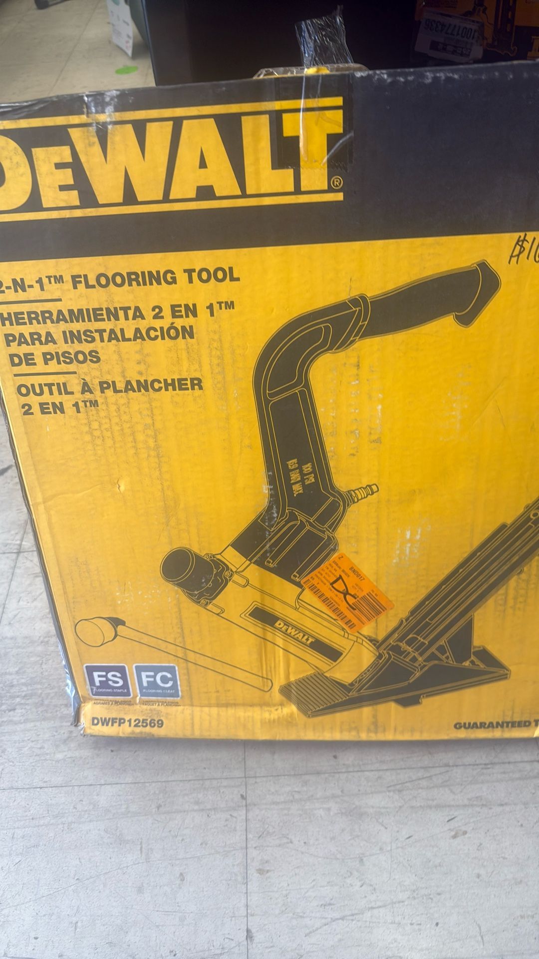 2-N-1 TM FLOORING TOOL HERRAMIENTA 2 EN 1 TM PARA INSTALACIÓN DE PISOS OUTIL À PLANCHER 2 EN 1TM