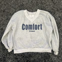 Grey sweatshirt