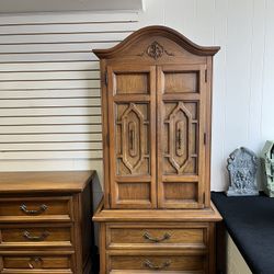 Hashwitz Wood Bedroom Set 