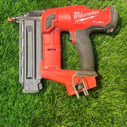 Milwaukee 18 Gauge Brad Nailer