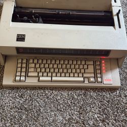 IBM Wheelwriter 6 Electric Typewriter – Works, Untested Beyond Power On