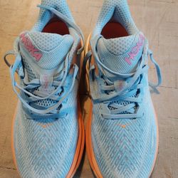 Hoka Cliffton 9 shoe womens