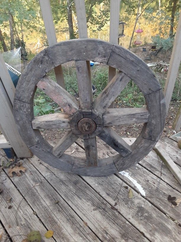 Wooden Wagon Wheel