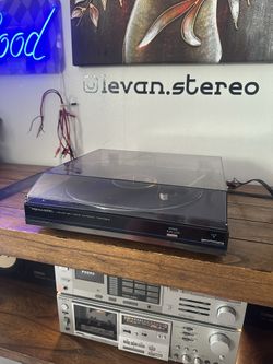 Stop Scrolling & Start Spinning! Vintage 1979 Realistic LAB-340 Turntable – $99