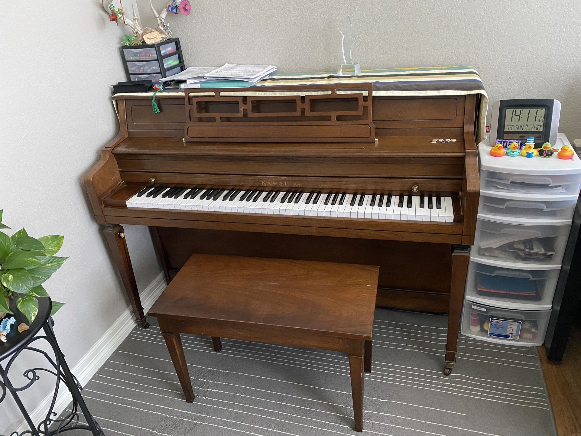 Old Piano, 88 Keys 