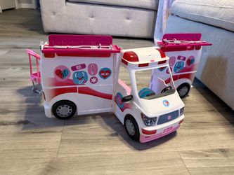 Barbie care clinic ambulance