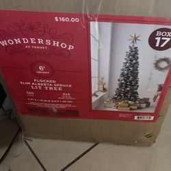Pre Lot Christmas Tree 6ft