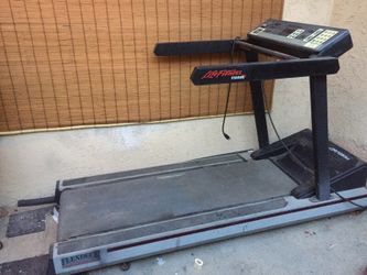 Treadmill professional gym quality works but...