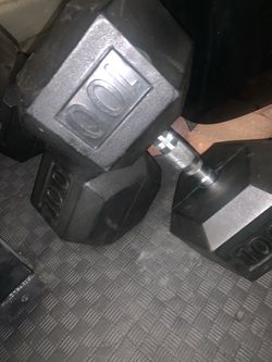 Pair of 100 lb weights