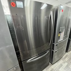 $1099 LG 33”W 26 Cu Ft Bottom Freezer Refrigerator w/ Multi Air Flow and Smart Cooling