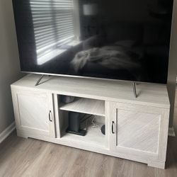 Wooden TV stand Like New 