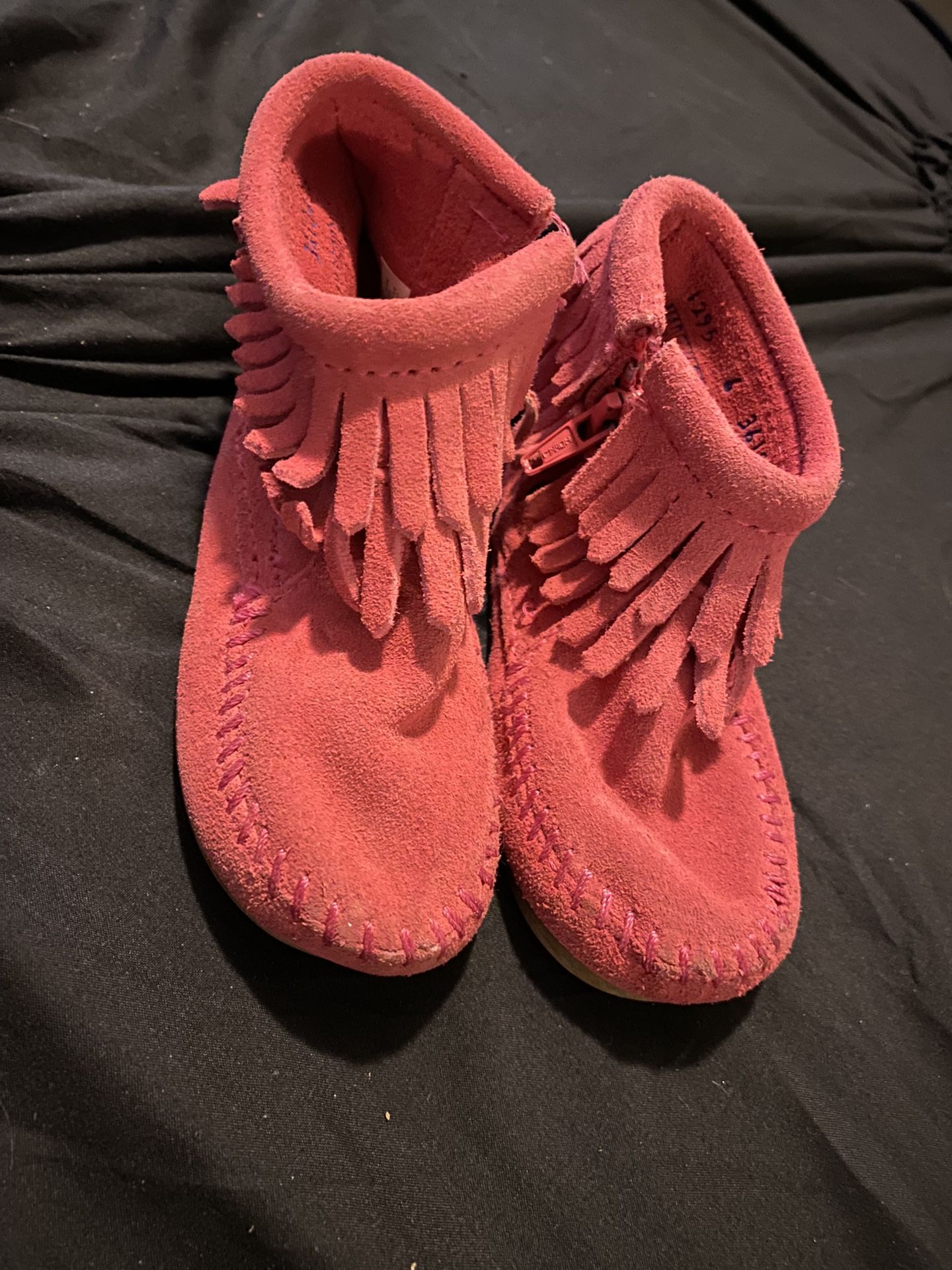 Pink Minnetoka Size 6c $5