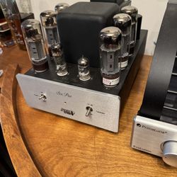 Audio electronics six pack vacuum tube amplifier