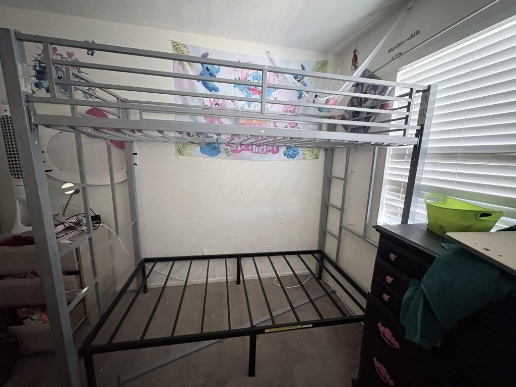 bunk bed/top bunk