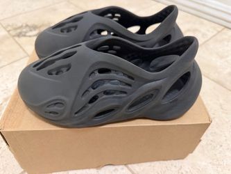 Kids Yeezy Foam Runners