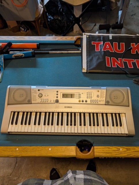 Yamaha Piano Keyboard