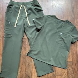 Figs Technical Collection Threads for Thread Shirt & Pants Scrubs Green Sz Small
