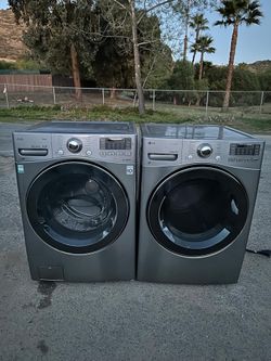 LG washer and gas dryer laundry set