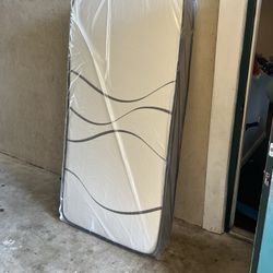   Mattresses: twin, full , queen regular ,  Colchon Nuevo Colchones plush or pillow top available cama bed mattress 