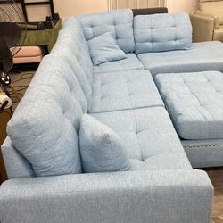 New Sectional Couch with Ottoman! Free Delivery 🚚 !