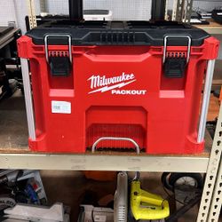 Milwaukee Pack out Tool Box (Roller)
