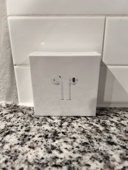 AirPods 2nd generation wireless charging case