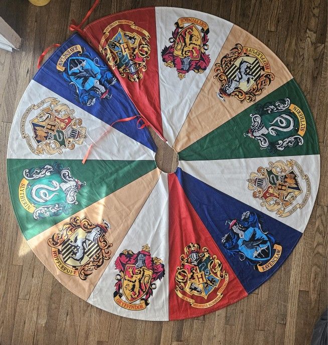 CHRISTMAS HARRY WIZARD MAGIC CHRISTMAS  TREE SKIRT   36"