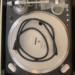 PAIR Numark TTX Turntable