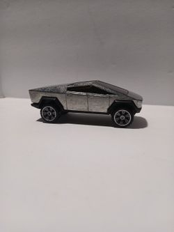 Hot Wheels Tesla Cyber Truck, Wheel Swap