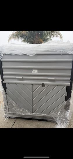 NEW Pig Spill Pallet With Hardcover Roll Top!!!