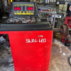 Tire Balancing Machine 