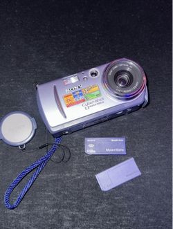 Sony Cyber Shot DSC-P30 digicam w/ memory sticks