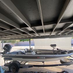 1993 Champion Bass Boat - 200hp Mercury 
