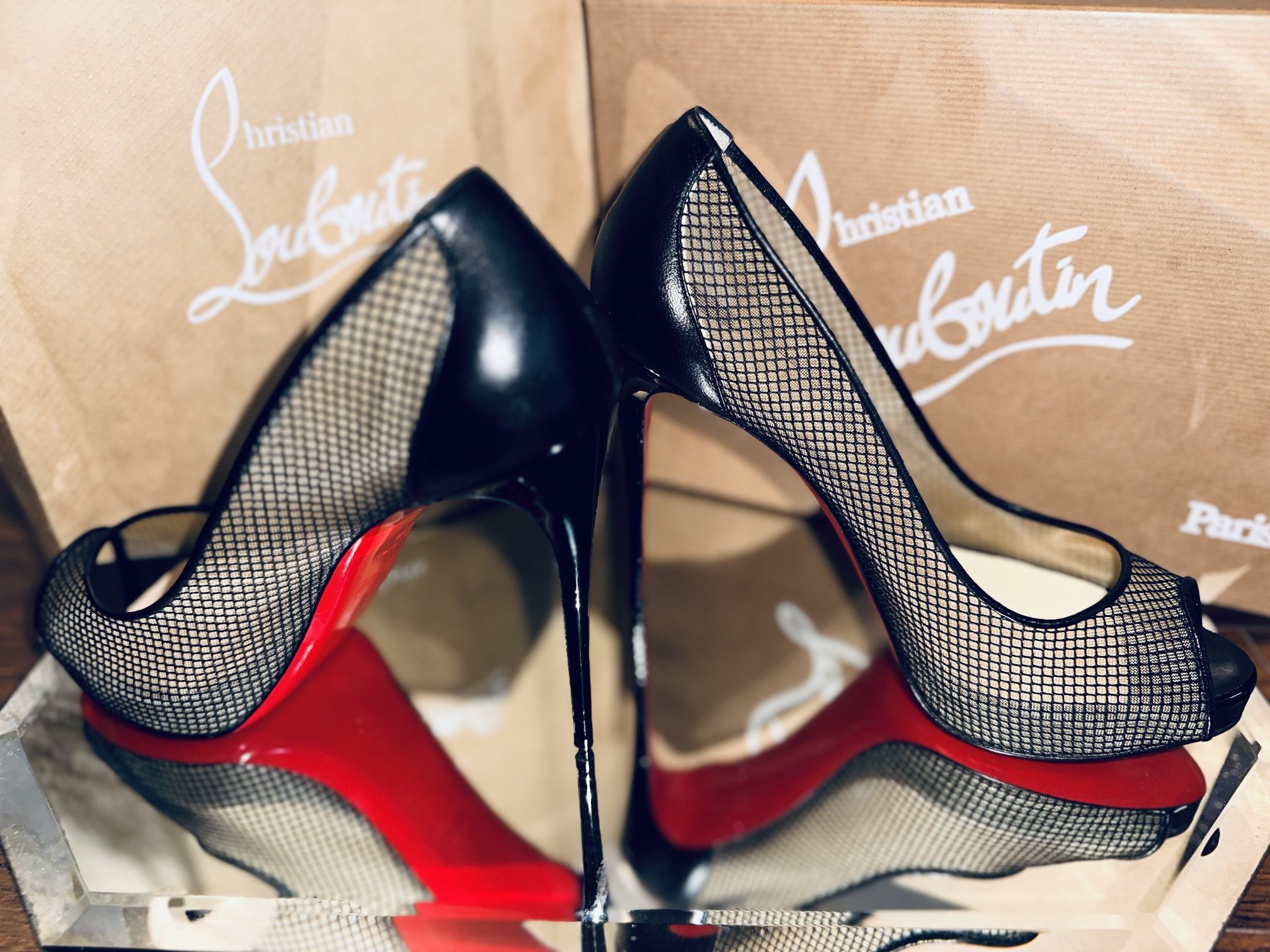 Christian Louboutin / Red Bottom Sexy Black Stilettos 👠 Never Worn!
