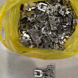 FREE – 24 Standard Cabinet Hinges (Pickup Only)