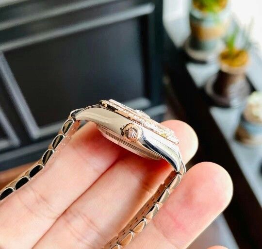 rose gold 28mm watchs  & Accessories