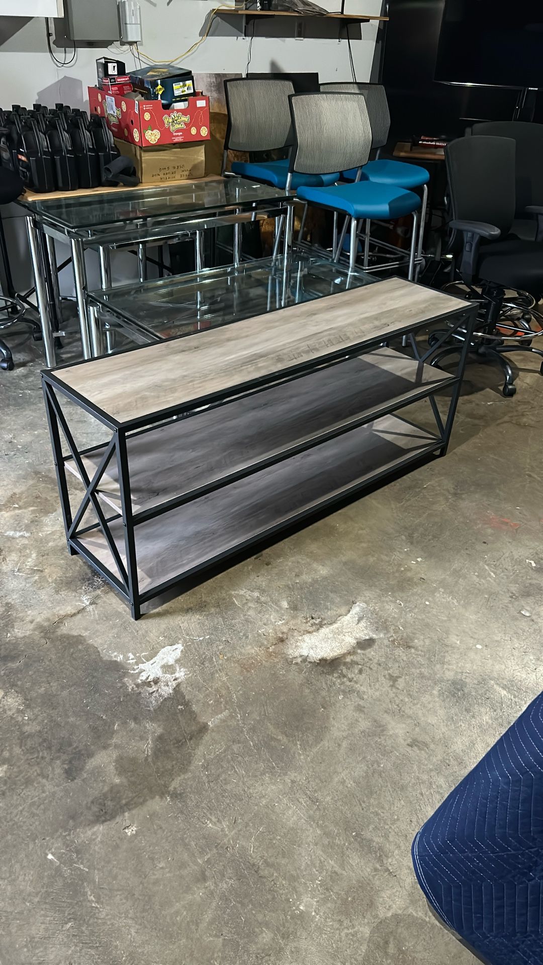 Tv Stand Very Strong Excellent Condition