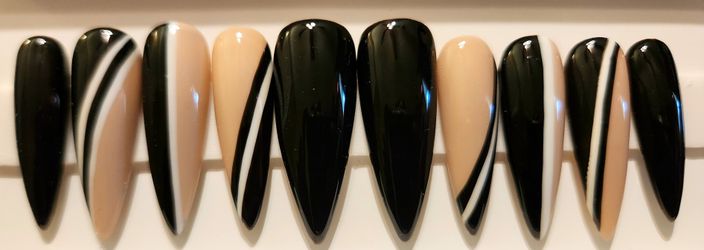 PRESS-ON NAILS