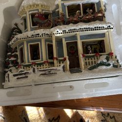 Christmas house that says the poem right before Christmas