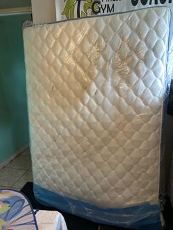 Full size mattress