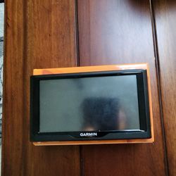 Like New - Garmin GPS Nuvi 67LM