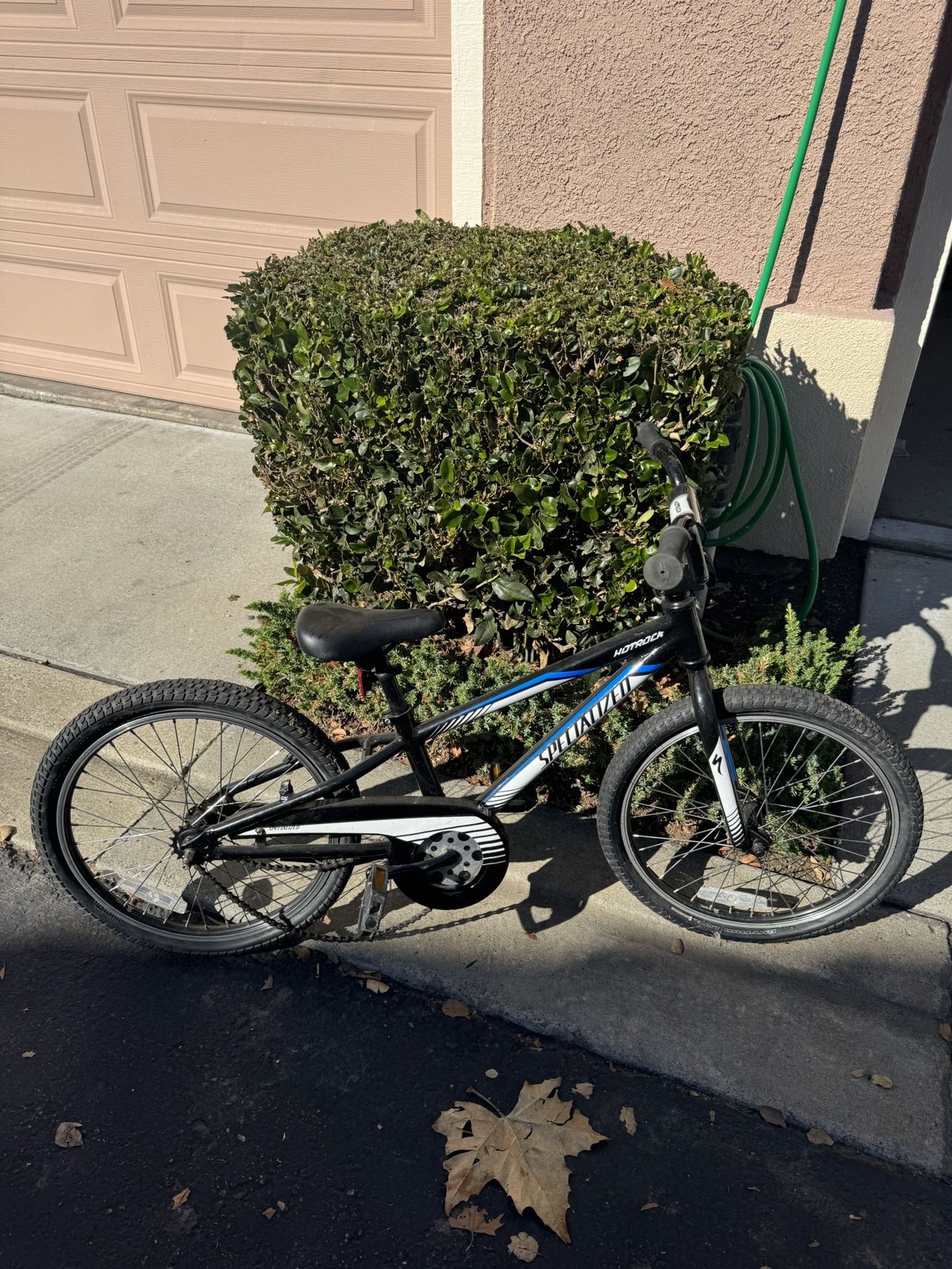 π΄ββοΈ Specialized Hotrock Kids Bike - Needs Chains and Tires