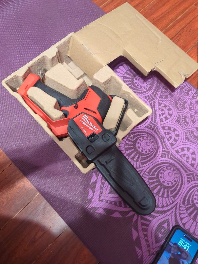 Milwaukee M18 Hatchet 8" Pruning Saw Tool Only