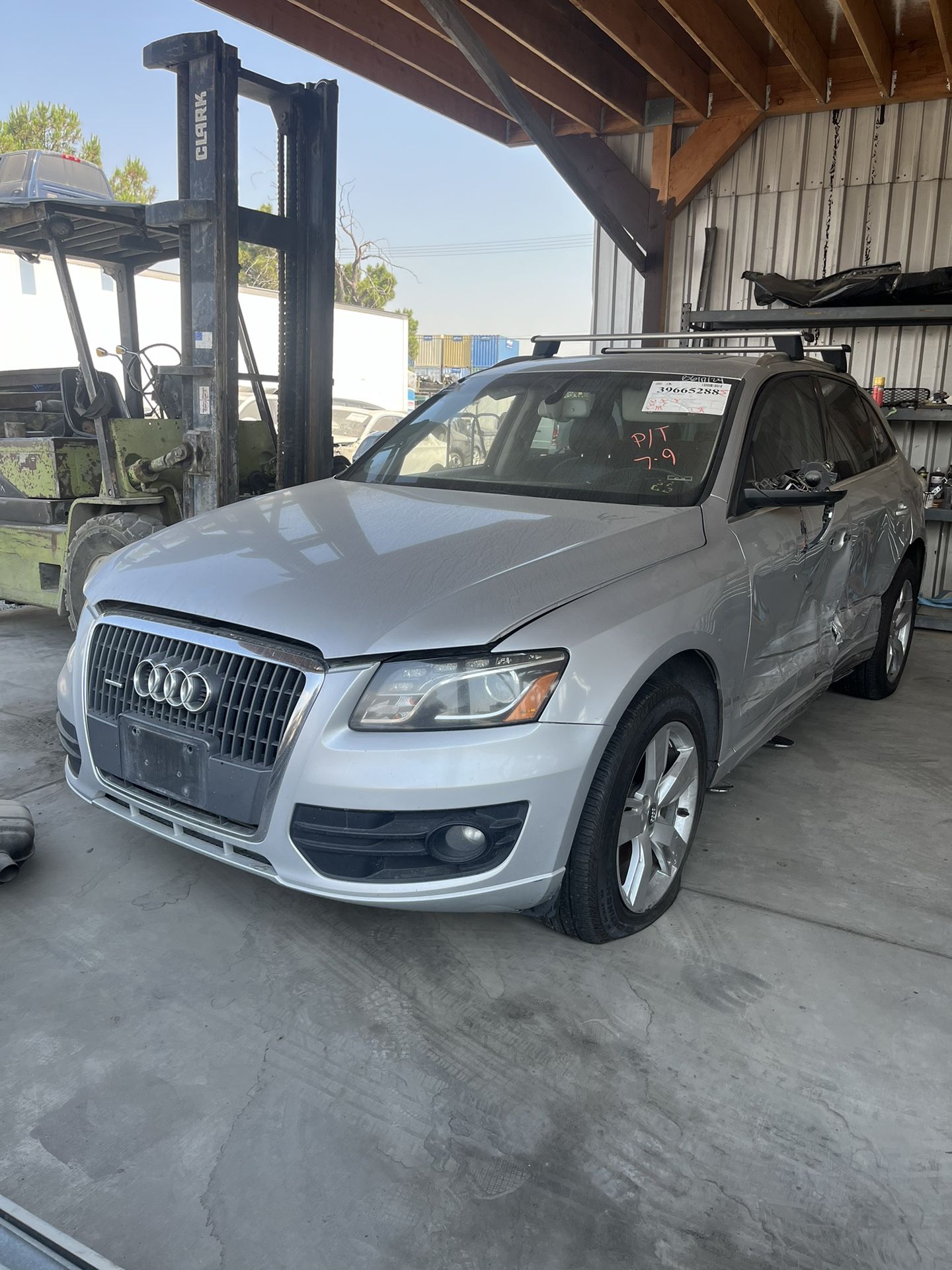 Parting Out! 2011 Audi Q5 For Parts!