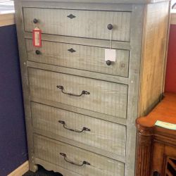 New Solid Wood 5 Drawer Chest