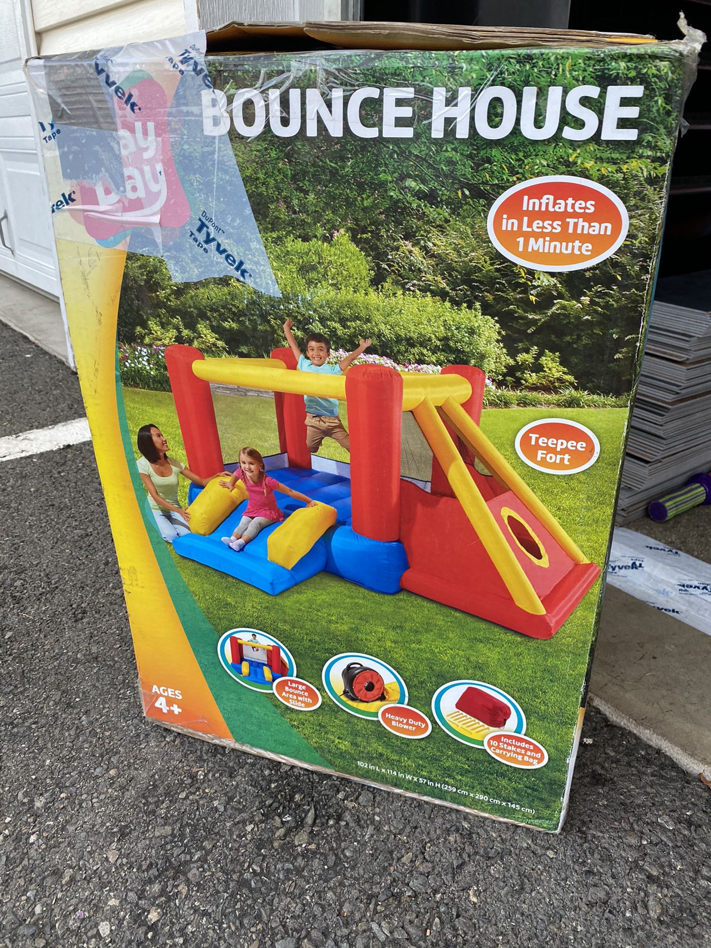 Small bounce house
